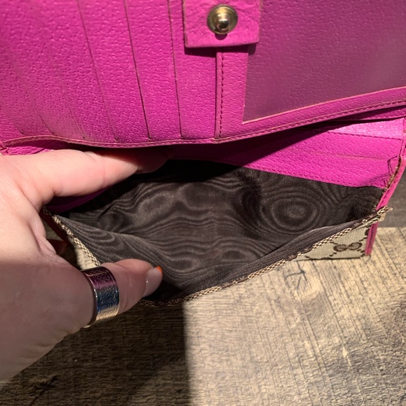 Rehab needed Gucci wallet - Picture 7 of 16
